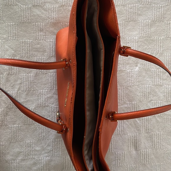 Michael Kors Bag - Picture 2 of 4